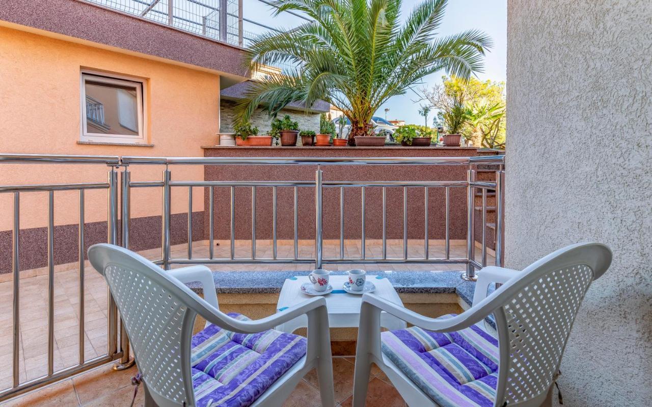 Istriensonne - Apartments Veruda Mit Grillterrasse Пула Экстерьер фото