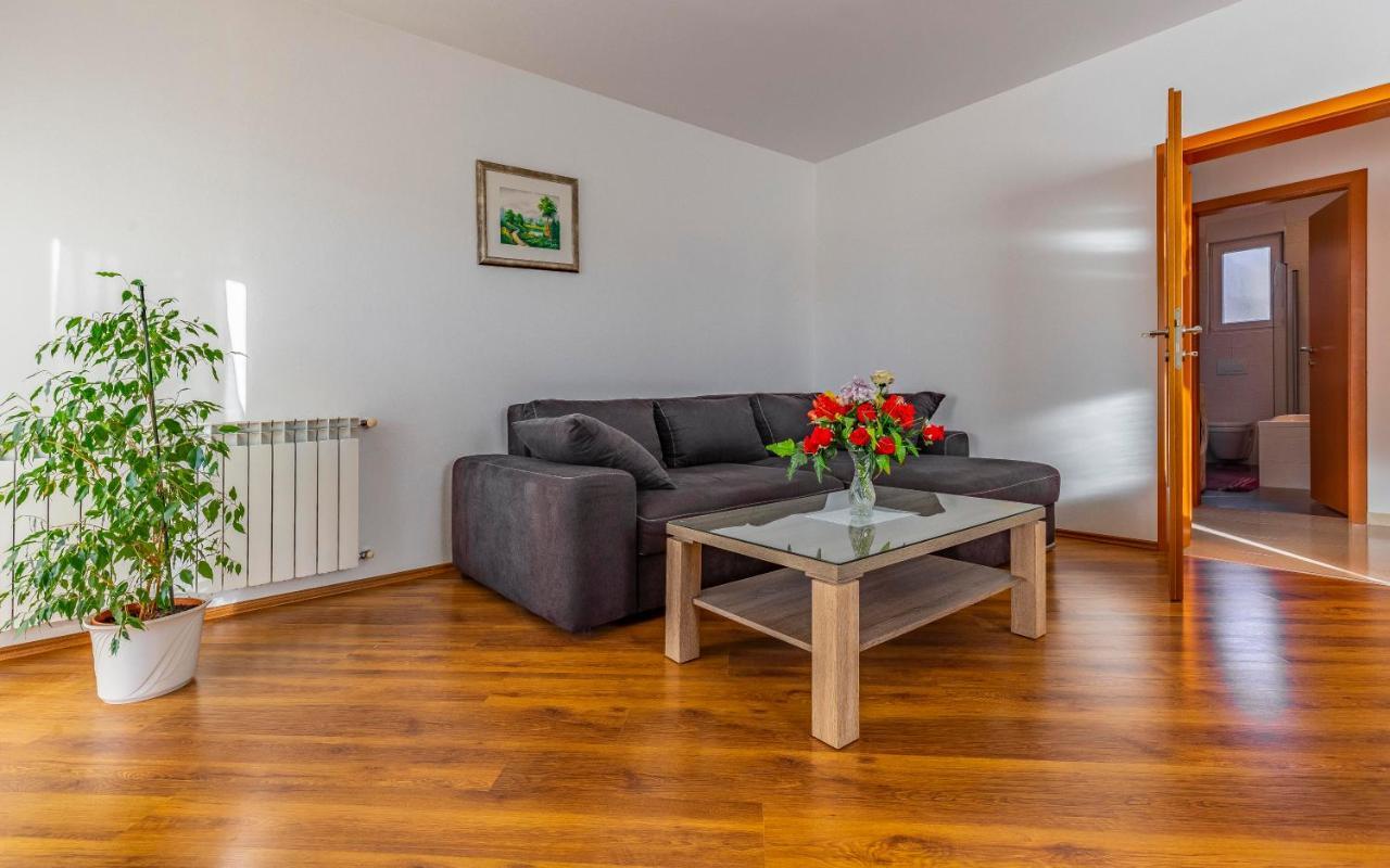 Istriensonne - Apartments Veruda Mit Grillterrasse Пула Экстерьер фото