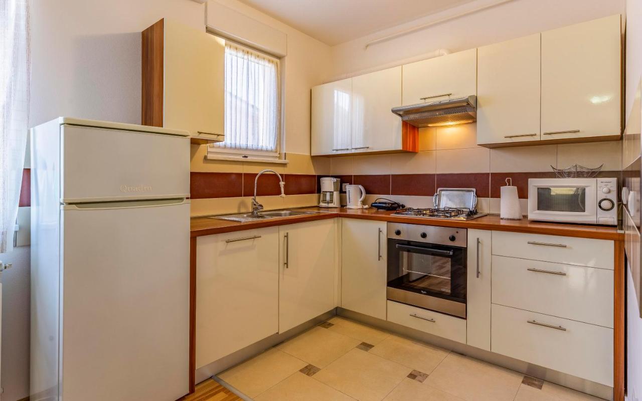 Istriensonne - Apartments Veruda Mit Grillterrasse Пула Экстерьер фото