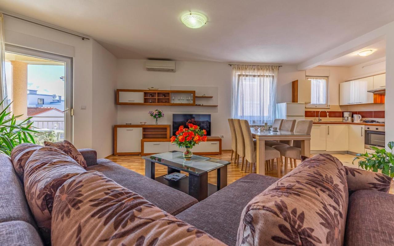 Istriensonne - Apartments Veruda Mit Grillterrasse Пула Экстерьер фото