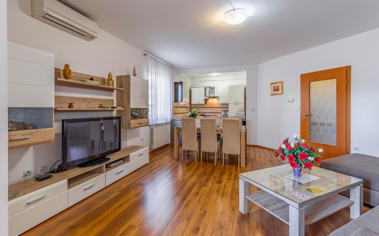 Istriensonne - Apartments Veruda Mit Grillterrasse Пула Экстерьер фото