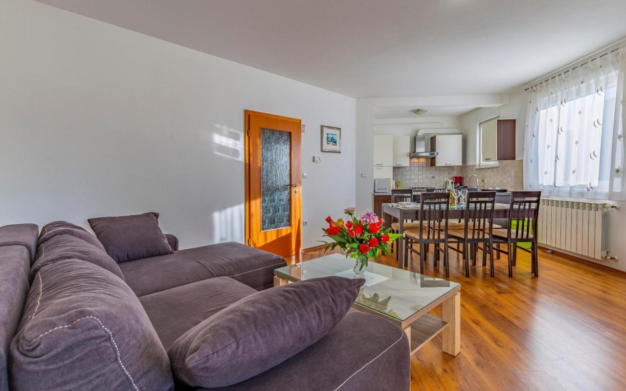 Istriensonne - Apartments Veruda Mit Grillterrasse Пула Экстерьер фото