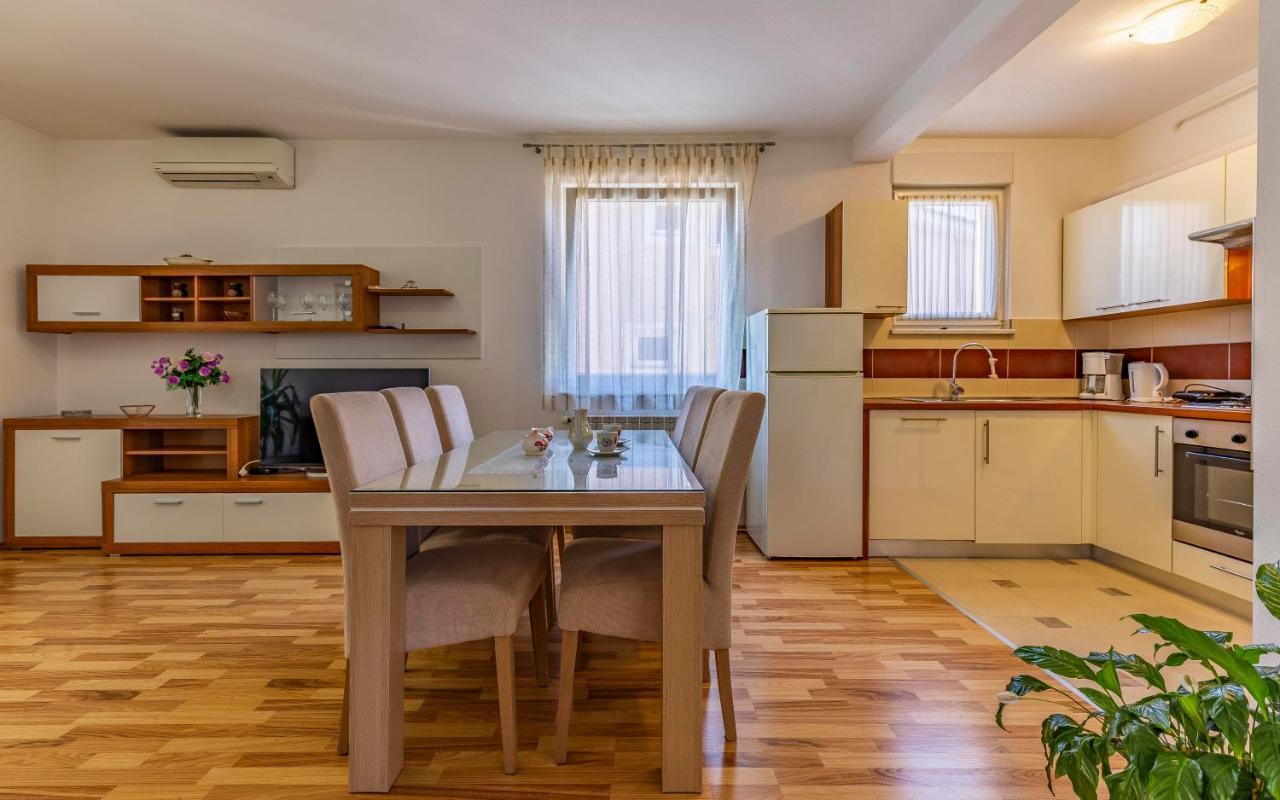 Istriensonne - Apartments Veruda Mit Grillterrasse Пула Экстерьер фото